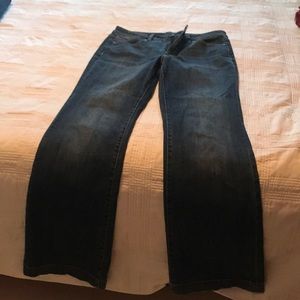 Simply flattering 5 pocket jean